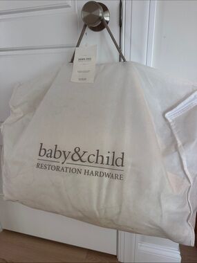 Restoration Hardware baby&child comforter in White
